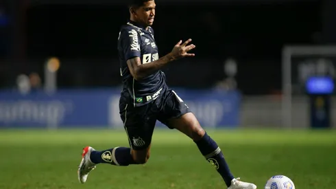 Raniel pode permanecer no Santos