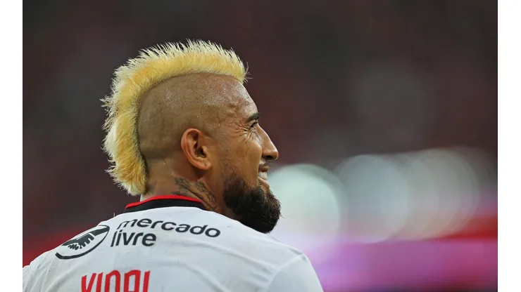 Arturo Vidal, do Flamengo, tem nome ligado a outro gigante brasileiro e gera debate na web