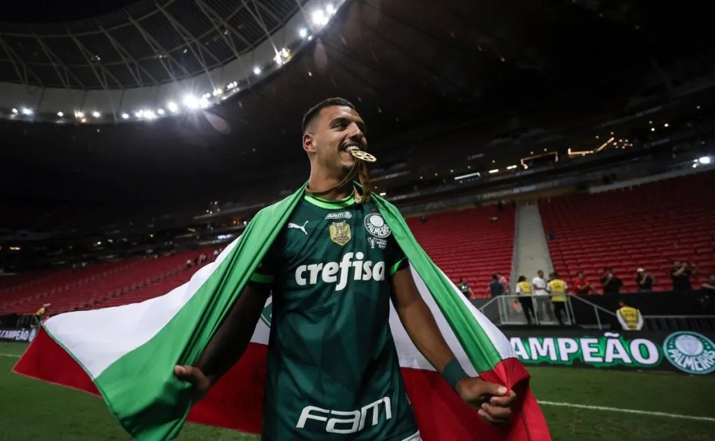 Gabriel Menino celebrando o título da Supercopa do Brasil. Palmeiras v Flamengo – Supercopa Do Brasil. Foto: Getty Images