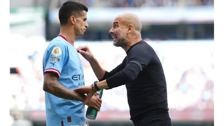 Relação com Guardiola pode ter motivado a saída de Cancelo do Manchester City; entenda