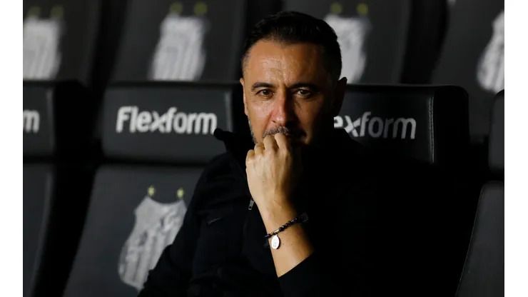 Vítor Pereira faz estreia na Premier League