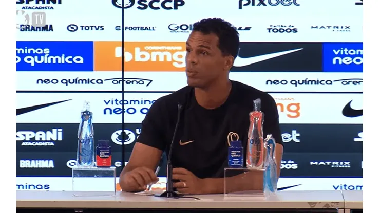Fernando Lázaro, treinador do Corinthians (Foto: Reprodução / YouTube)