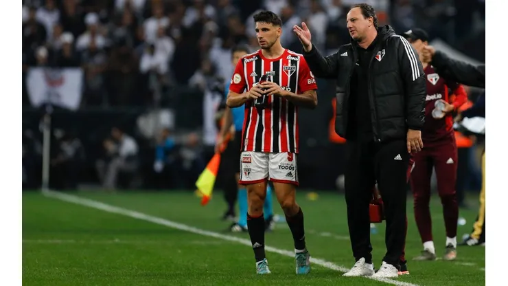 São Paulo segue em busca de um reserva para Calleri: solução pode vir da base