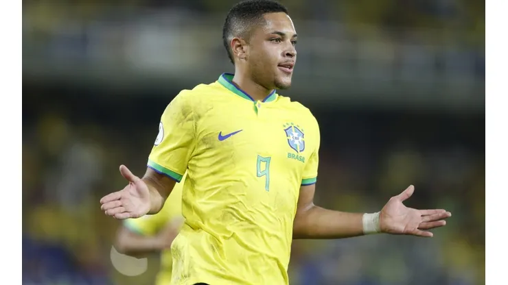 Após Felipão revelar venda eminente, dois gigantes europeus lideram a disputa para contratar Vitor Roque