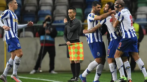 Jogadores do Porto comemoram gol (Foto: Getty Images)