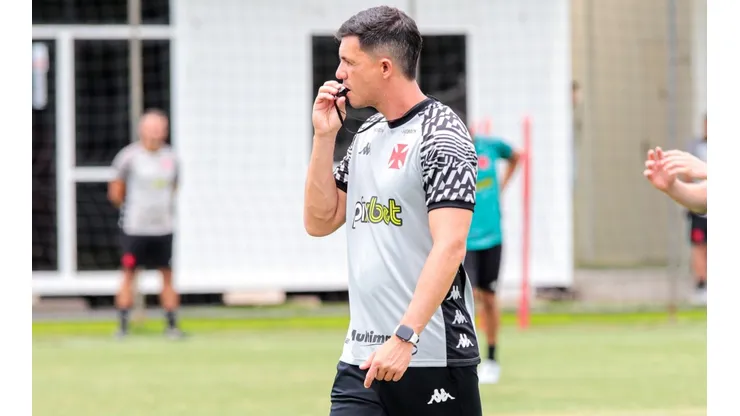 Maurício Barbieri ligou diretamente para Léo Naldi, da Ponte Preta
