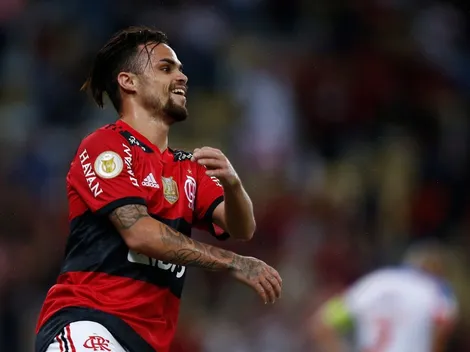 Michael quer atuar com as cores de gigante brasileiro a todo custo: "Ele tem ligado com frequência para o técnico", informa Nicola