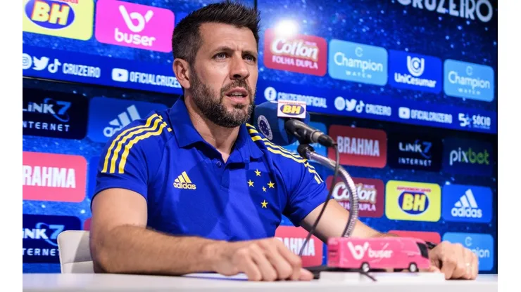 Cruzeiro inicia conversas com novo camisa 10