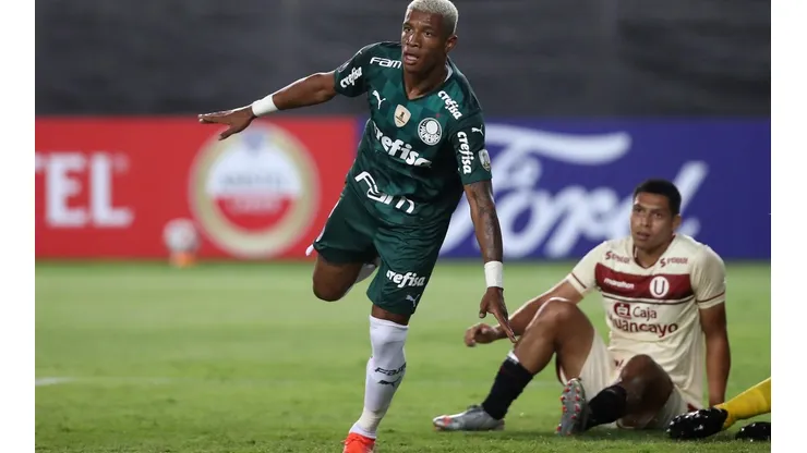 Universitario v Palmeiras - Copa CONMEBOL Libertadores 2021