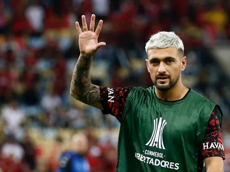 Depois de voltar a ser provocado por Carlos Alberto, Arrascaeta manda indireta para o ex-jogador