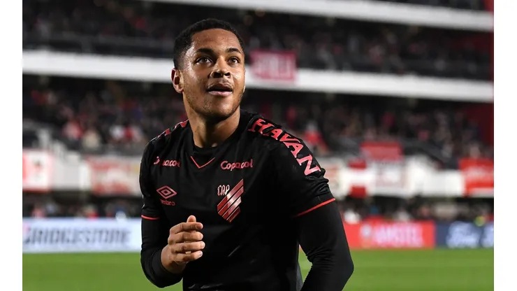 Segundo jornal espanhol, Athletico quer R$ 195 milhões para liberar Vitor Roque