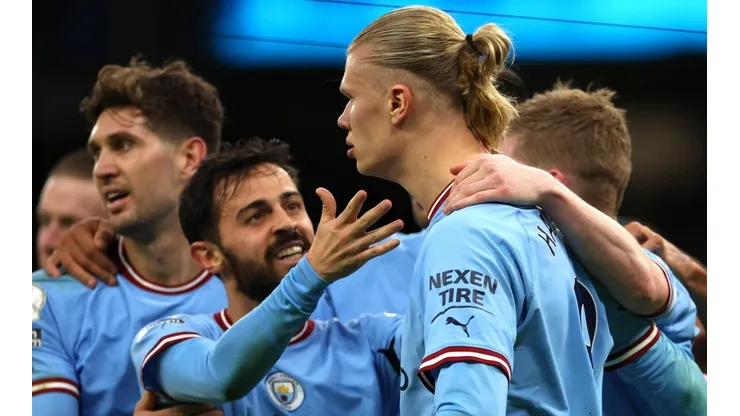 Jogadores do Manchester City comemoram gol (Foto: Getty Images)