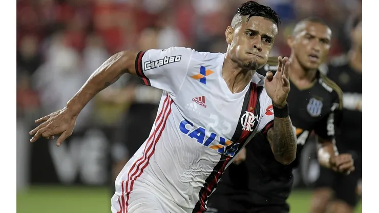 Flamengo v Ponte Preta - Brasileirao Series A 2017