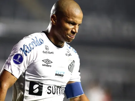 Carlos Sánchez encaminha saída do Santos para reforçar outra grande equipe