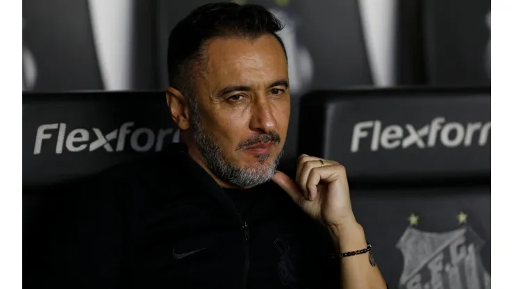 Santos v Corinthians - Brasileirao 2022