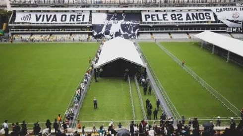 Acontece nesse momento o velório do Pelé