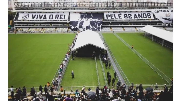 Acontece nesse momento o velório do Pelé