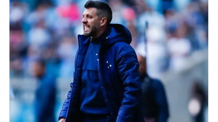 Cruzeiro acerta contratação de volante vindo do Grêmio