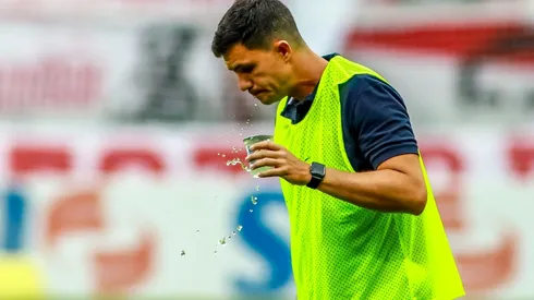 Vasco, que será comandado em 2023 por Maurício Barbieri, segue atrás de zagueiro