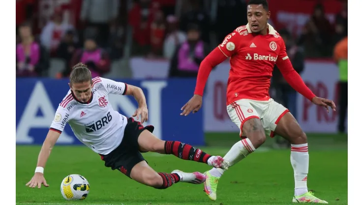Internacional v Flamengo - Brasileirao 2022