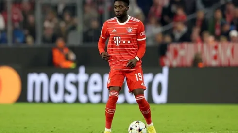Alphonso Davies, de 22 anos, faz parte do Bayern de Munique desde 2018/19.