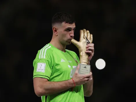 Zagueiro francês xinga goleiro da Argentina nas redes sociais