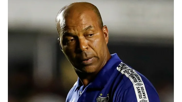 Orlando Ribeiro, treinador do time sub-20 do Santos (Foto: Getty Images)