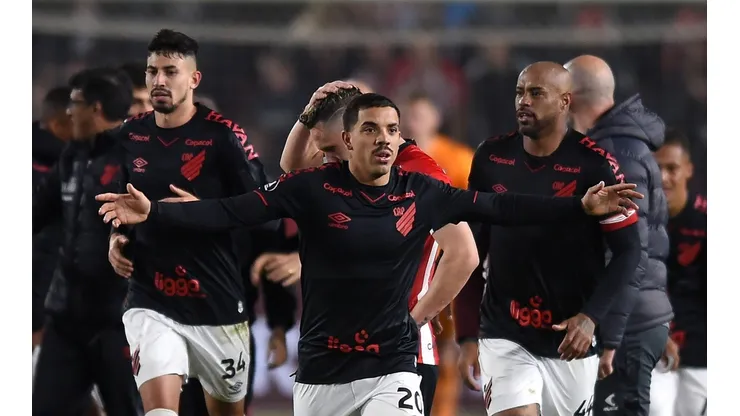 Estudiantes v Athletico Paranaense - Copa CONMEBOL Libertadores 2022