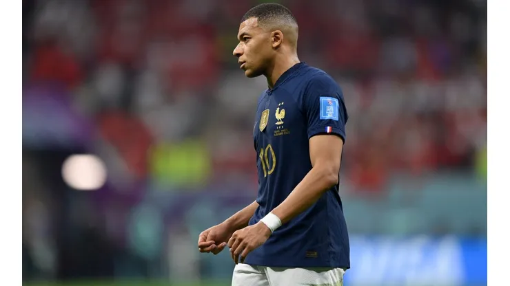Treinador argentino sugere bater em Mbappé na final da Copa do Mundo