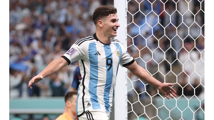 Julian Álvarez igualou recorde de Pelé