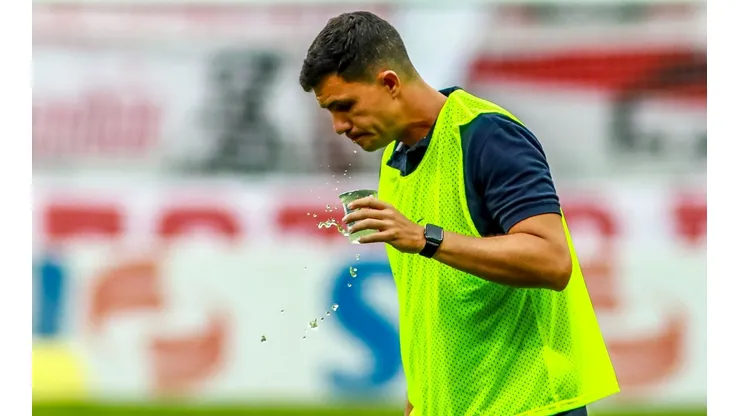 Vasco, de Maurício Barbieri, queria continuar com Yuri Lara. Volante optou por ir para o Japão