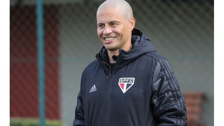 Alex foi apresentado como novo treinador do Avaí