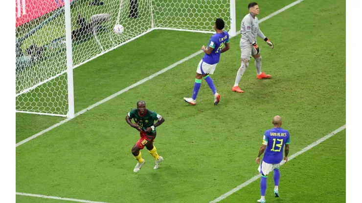 Seleção brasileira perde para Camarões, mas se mantem na liderança do grupo G