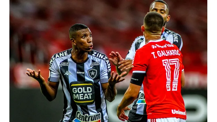 Kanu está insatisfeito no Botafogo