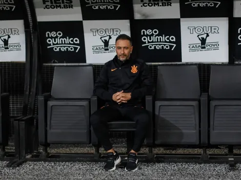 Corinthians deve salários a Vítor Pereira
