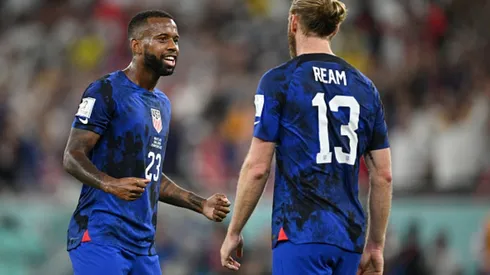 Estados Unidos vence a seleção do Irã e avança para as oitavas de final