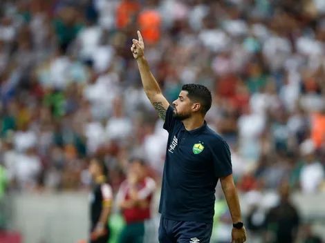 Antonio Oliveira abre o jogo e fala sobre o interesse do Vasco