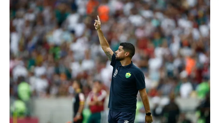 Antonio Oliveira falou sobre o interesse do Vasco