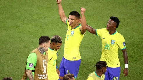 Jogadores da seleção brasileira comemoram o gol de Casemiro (Foto: Getty Images)