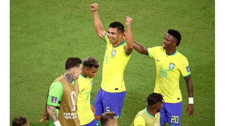 Jogadores da seleção brasileira comemoram o gol de Casemiro (Foto: Getty Images)