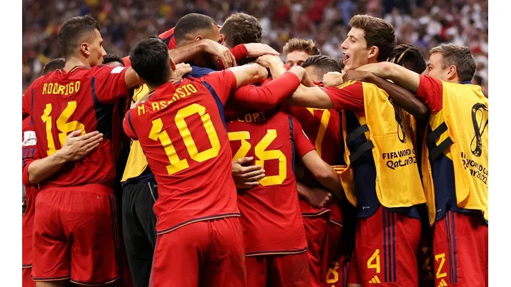 Jogadores da Espanha comemoram o gol de Morata (Foto: Getty Images)