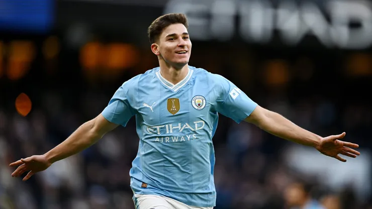 Julián Álvarez, atacante do Manchester City. (Photo by Gareth Copley/Getty Images)