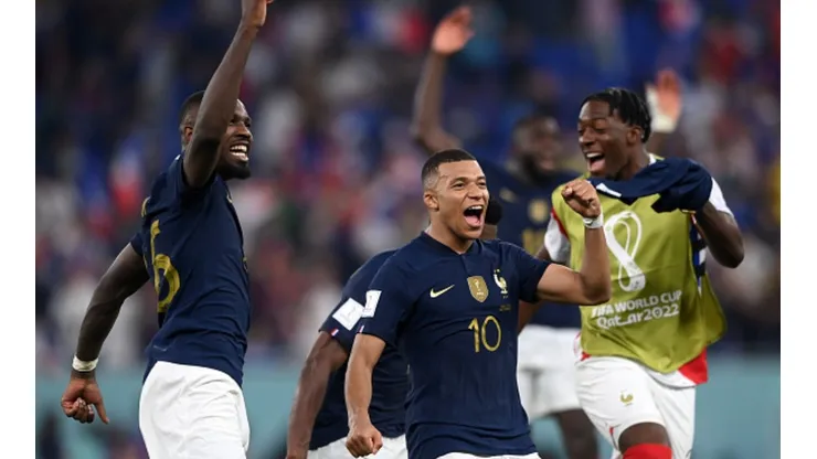 Mbappé marca duas vezes e coloca a França nas oitavas de final da copa do mundo