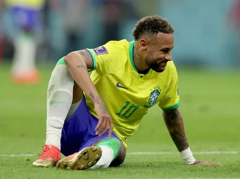 Neymar mostra tornozelo inchado e assusta torcedores