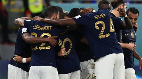 Jogadores franceses comemoram gol na vitória sobre a Dinamarca (Foto: Getty Images)