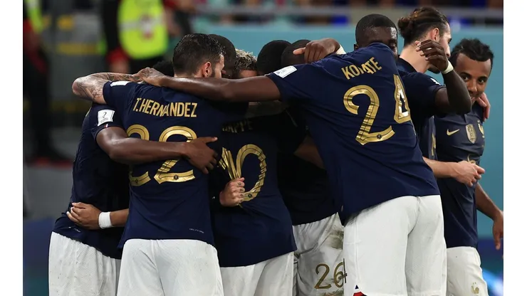 Jogadores franceses comemoram gol na vitória sobre a Dinamarca (Foto: Getty Images)