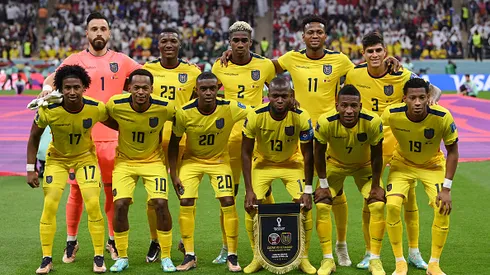 AL KHOR, QATAR – NOVEMBER 20: Ecuador players line up for the team photos prior to the FIFA World Cup Qatar 2022 Group A match between Qatar and Ecuador at Al Bayt Stadium on November 20, 2022 in Al Khor, Qatar. (Photo by Justin Setterfield/Getty Images)