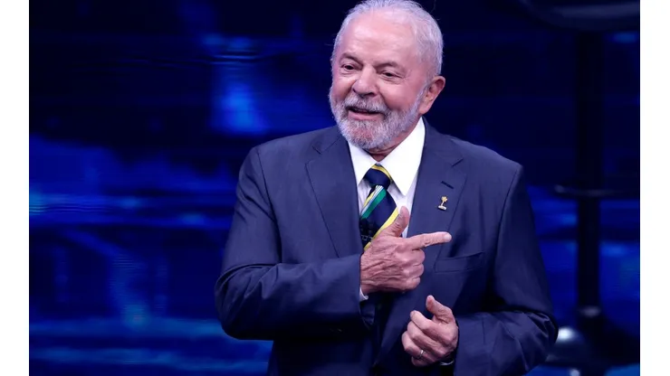 Lula postou foto com a camisa da seleção brasileira