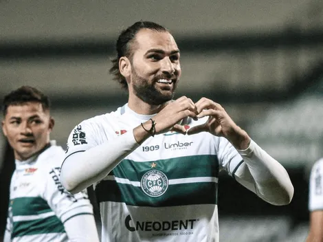 Léo Gamalho, ex-Coritiba, entra na mira de tradicional equipe do futebol brasileiro