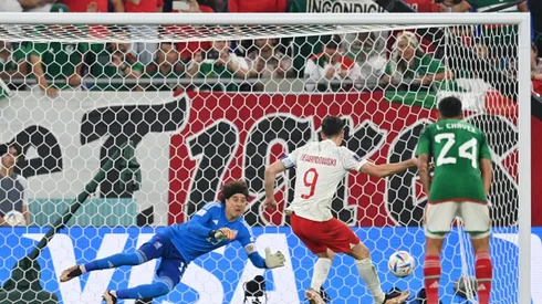 Robert Lewandowski desperdiça pênalti e Polônia empata com o México